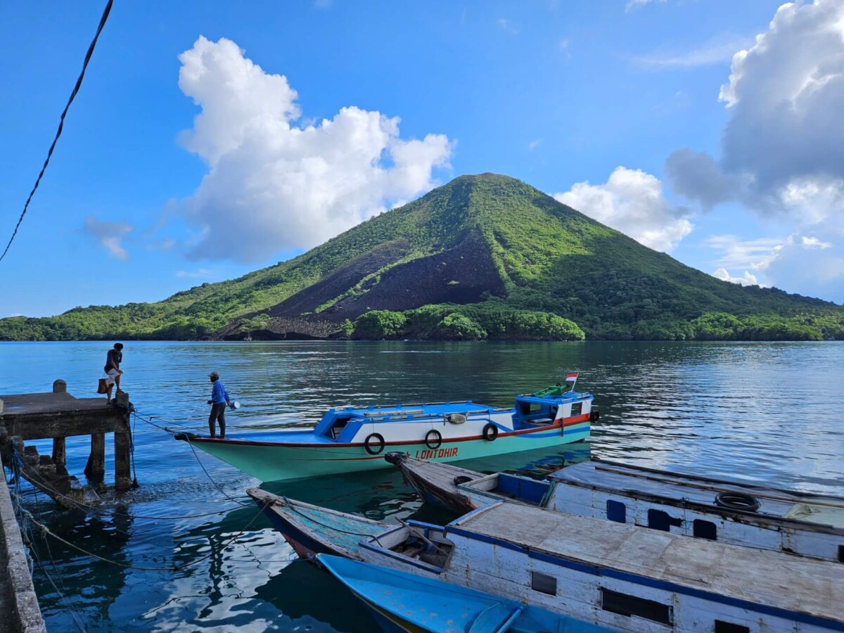 How to Reach Banda Islands for a Private Yacht Charter: A Banda Sea Sailing Tour Guide